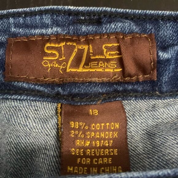 Paint Splatter Jeans  - Picture 5 of 7